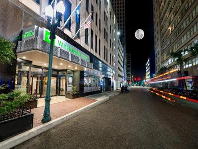 Wyndham Garden Hotel Baronne Plaza