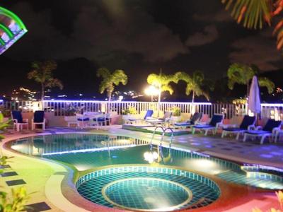 Patong Hemingway's Hotel