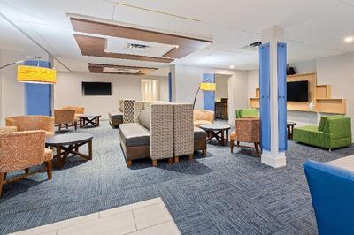 Holiday Inn Express Convention Center/Cruise Port