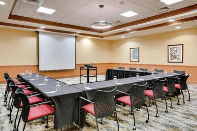 Hilton Garden Inn Milwaukee Airport