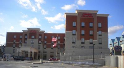 Hampton Inn & Suites Cincinnati Uptown University