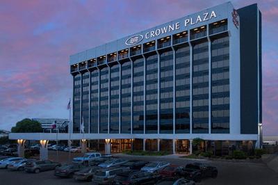 Crowne Plaza San Antonio Airport an IHG Hotel