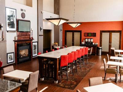 Hampton Inn & Suites Scottsbluff-Conference Center