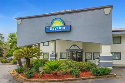 Days Inn by Wyndham Foley