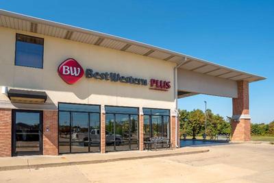 Best Western Plus Two Rivers Hotel & Suites