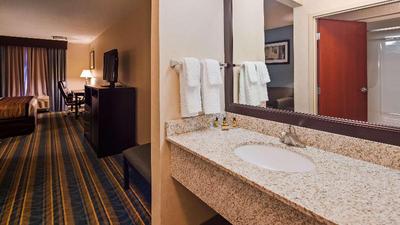 Best Western Plus Berkshire Hills Inn & Suites