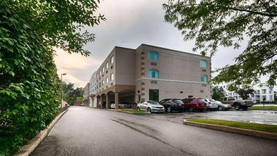 Best Western Airport Inn & Suites