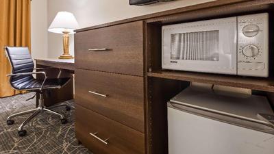 Best Western West Towne Suites