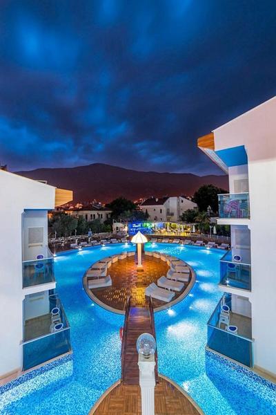 Ocean Blue Hotel