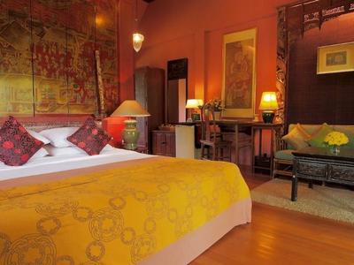 Ndol Streamside Thai Villas