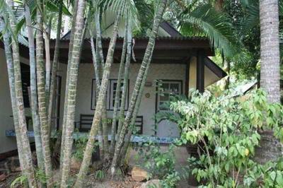 Harry's Bungalow & Restaurant