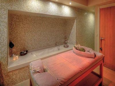 Lvzz Hotel