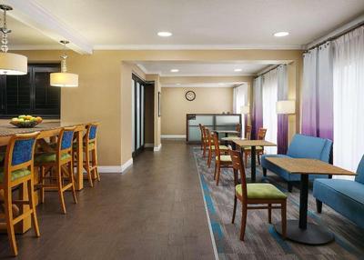 Hampton Inn Convington