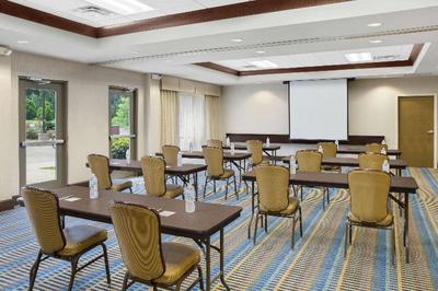 Hampton Inn Columbus South Fort Moore