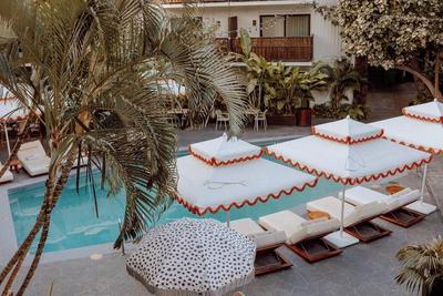 White Sands Hotel