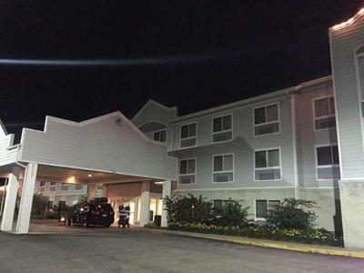 Lakeside Resort Hotel & Conference Center