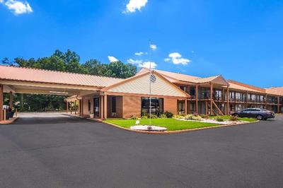 Quality Inn  & Suites Corinth West