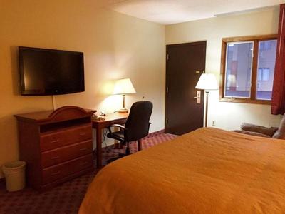 Badlands Inn & Suites