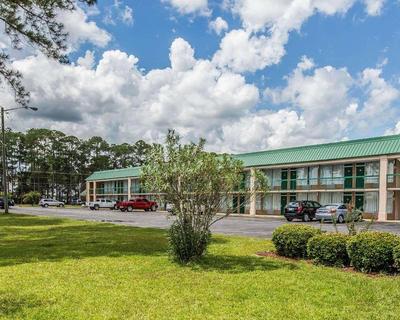 Econo Lodge- Douglas