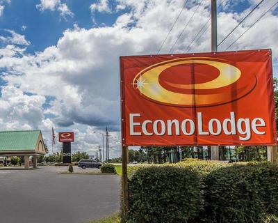Econo Lodge- Douglas