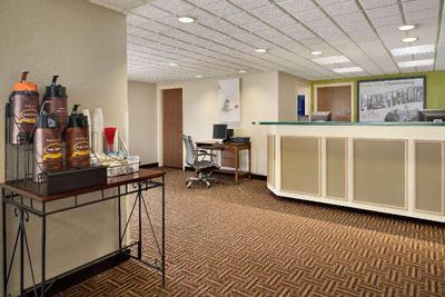 Super 8 by Wyndham Chambersburg I-81