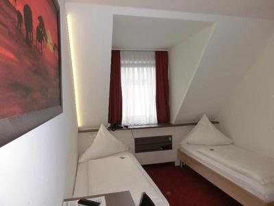 Central Hotel Garni