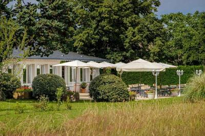 Le Fleuray Hotel and Restaurant