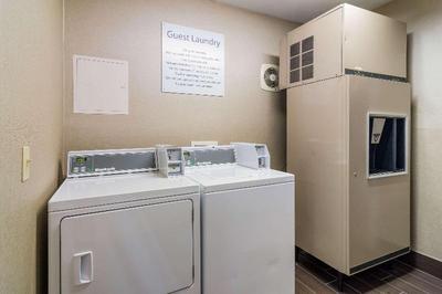 Quality Inn & Suites Canton Canton