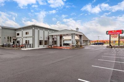 Days Inn & Suites by Wyndham Bowling Green