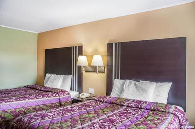Rodeway Inn & Suites Amherst Area