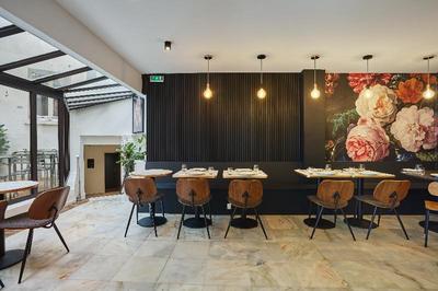 HOTEL BEAUQUARTIER MONTMARTRE.