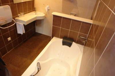 Brit Hotel Olympia