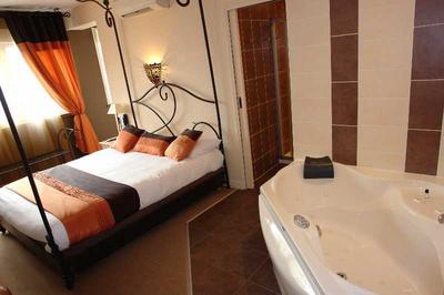 Brit Hotel Olympia