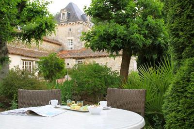 Hotel The Originals Château de Perigny