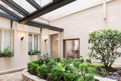 Best Western  Jardin De Cluny