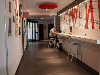 ibis Styles Romans Valence Gare TGV