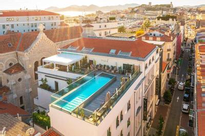 Five Seas Hotel