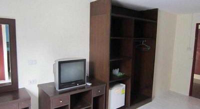 18 Coins Cafe & Hostel