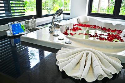 The Par Phuket SHA+ by ZUZU