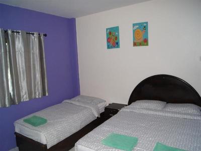 Pineapple Guesthouse Karon
