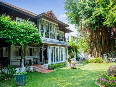 Banyan House Samui Bed and Breakfast Adults Only