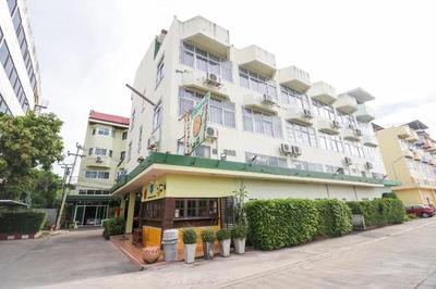 OYO 262 Baan Nilawan Hua Hin Hotel