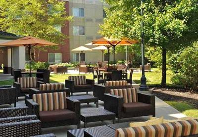 Courtyard Edison Woodbridge