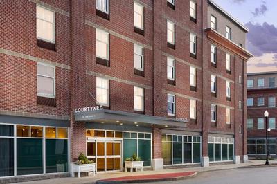 Courtyard Keene Downtown