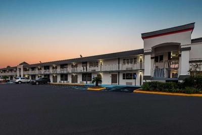 Super 8 by Wyndham Baton Rouge/I-10