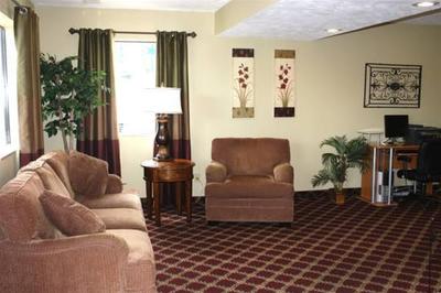 Whispering Hills Inn