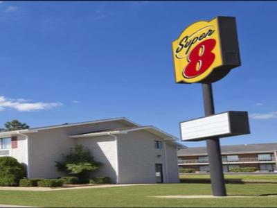 Super 8 by Wyndham Batesville