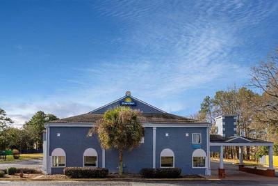 Days Inn by Wyndham Columbia