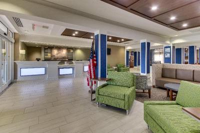 Holiday Inn Express & Suites Columbus Ft Benning