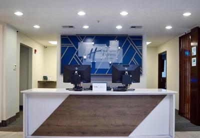 Holiday Inn Express & Suites College Station